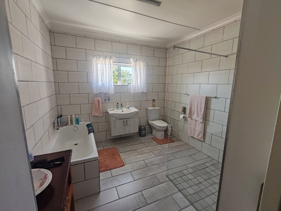 3 Bedroom Property for Sale in Windsor Park Eastern Cape